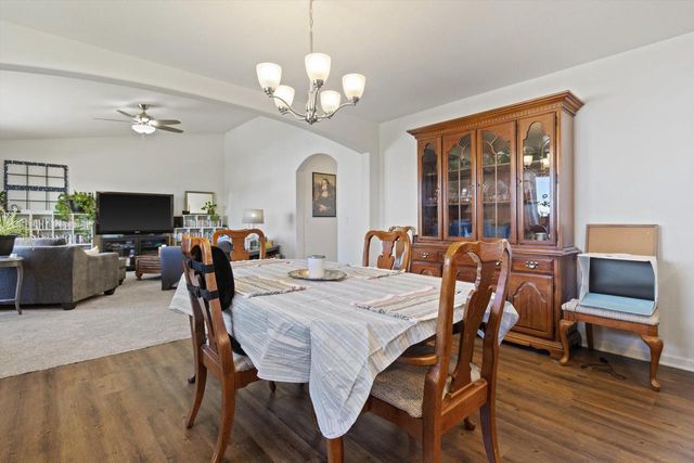 906 Ridge COURT, Watertown, WI 53094