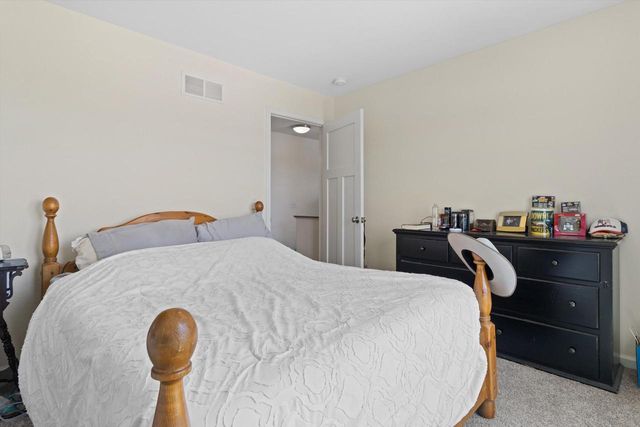 906 Ridge COURT, Watertown, WI 53094