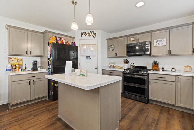 906 Ridge COURT, Watertown, WI 53094