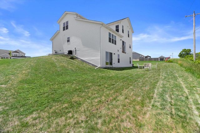 906 Ridge COURT, Watertown, WI 53094