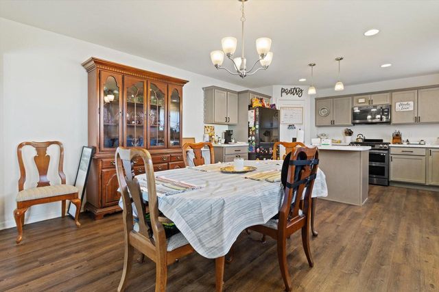 906 Ridge COURT, Watertown, WI 53094