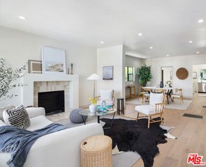 976 Hyperion Avenue, Los Angeles, CA 90029