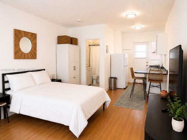 300 74th Street 5, Miami Beach, FL 33141