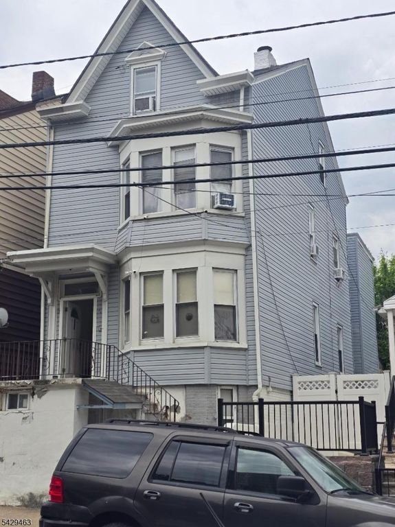 268 Atlantic St, Paterson City, NJ 07503
