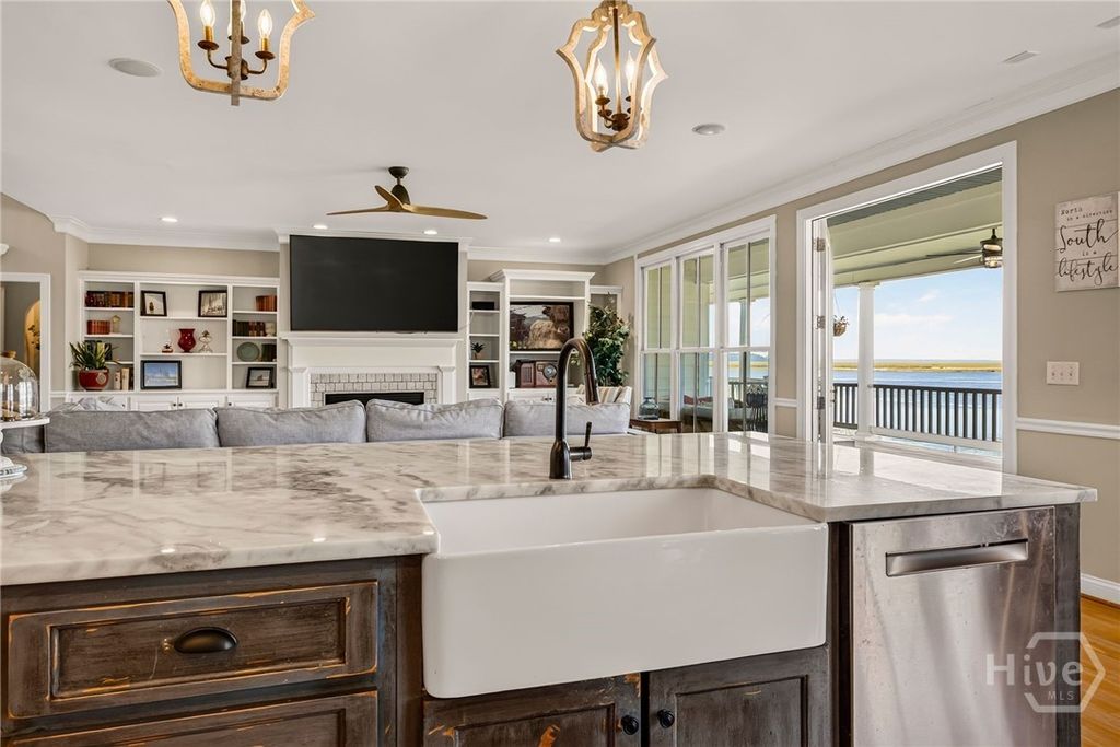 Image 17 of property listing at 72 Amanda Drive, Savannah, GA 31406