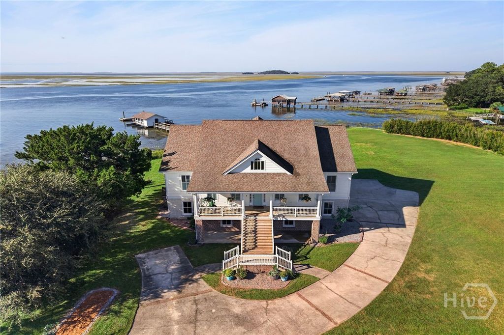 Image 2 of property listing at 72 Amanda Drive, Savannah, GA 31406