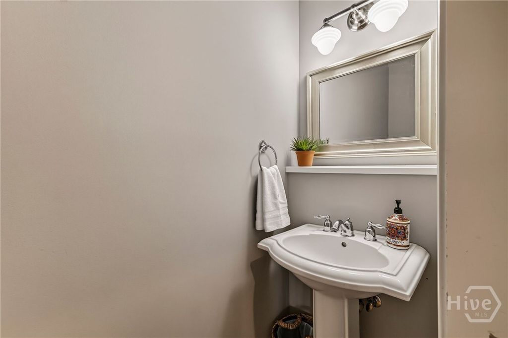 Image 23 of property listing at 72 Amanda Drive, Savannah, GA 31406
