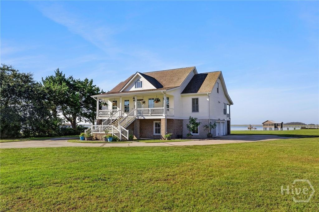 Image 3 of property listing at 72 Amanda Drive, Savannah, GA 31406