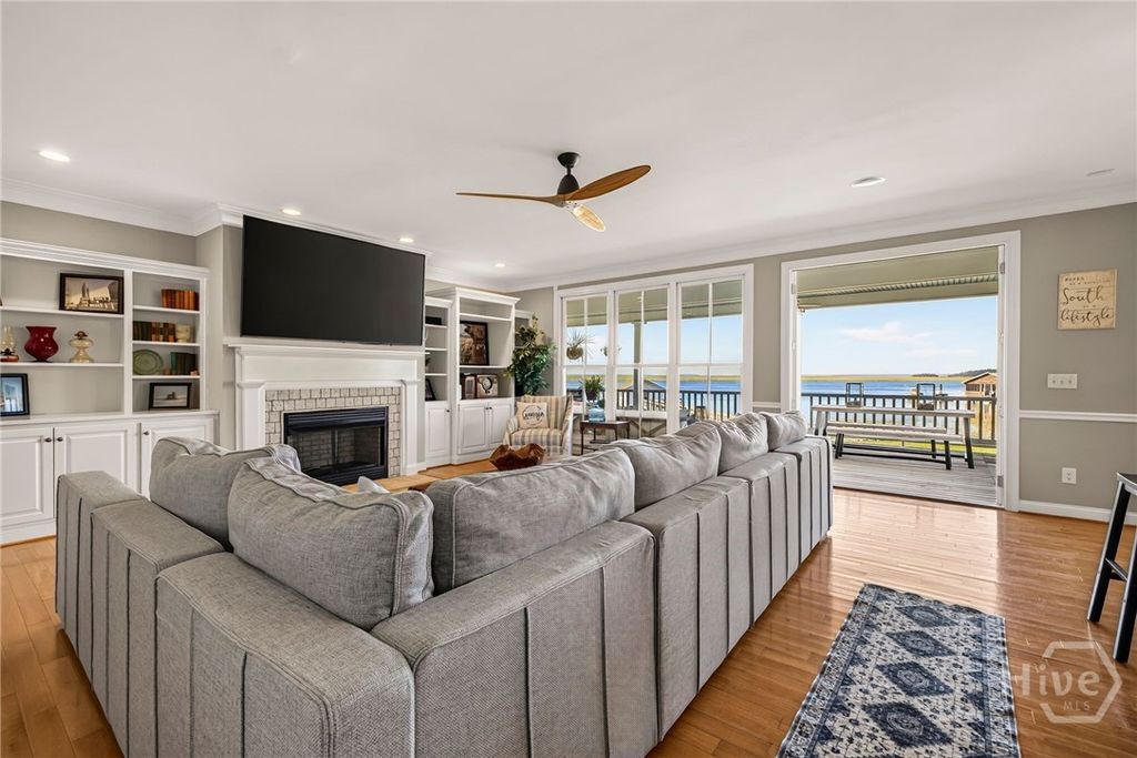 Image 8 of property listing at 72 Amanda Drive, Savannah, GA 31406