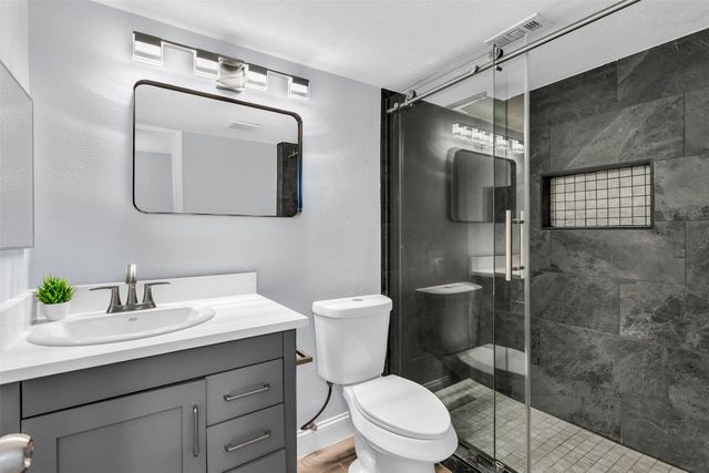 5825 Truitt Circle, The Colony, TX 75056