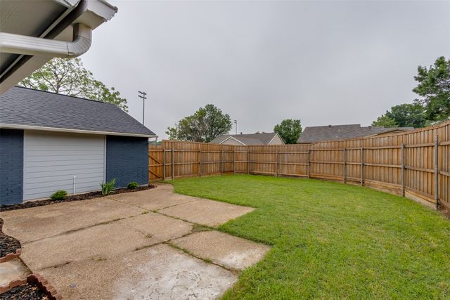 5825 Truitt Circle, The Colony, TX 75056