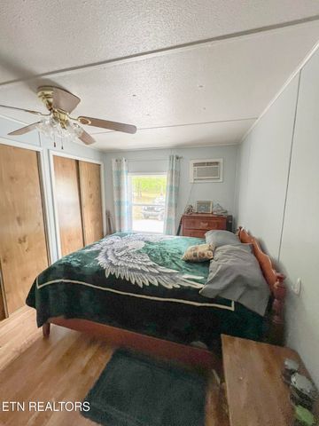 751 Ozone Access Rd, Rockwood, TN 37854