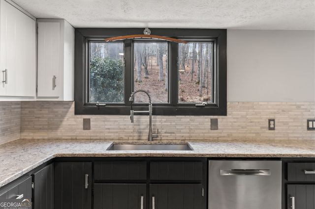 5530 Bourbon Drive, Gainesville, GA 30506