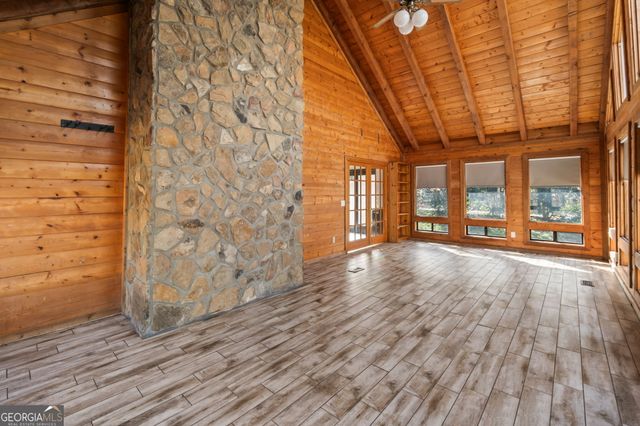 5530 Bourbon Drive, Gainesville, GA 30506