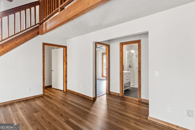 5530 Bourbon Drive, Gainesville, GA 30506