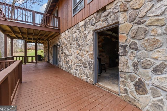 5530 Bourbon Drive, Gainesville, GA 30506