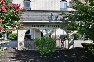 4825 Sherburn Ln 110, Louisville, KY 40207