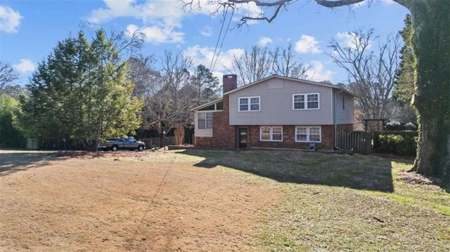 8 Lakemoore Drive, Rome, GA 30161