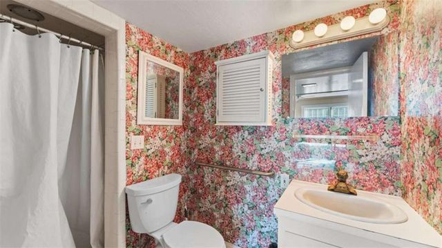 8 Lakemoore Drive, Rome, GA 30161