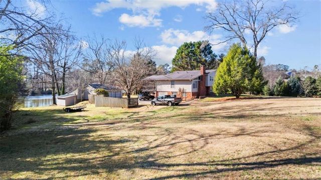 8 Lakemoore Drive, Rome, GA 30161