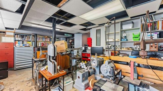 8 Lakemoore Drive, Rome, GA 30161