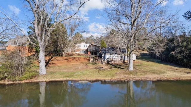 8 Lakemoore Drive, Rome, GA 30161