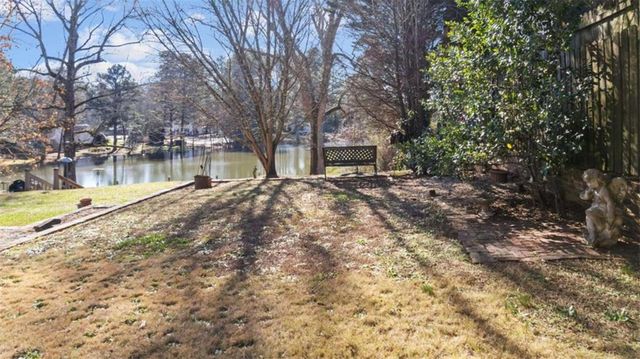 8 Lakemoore Drive, Rome, GA 30161