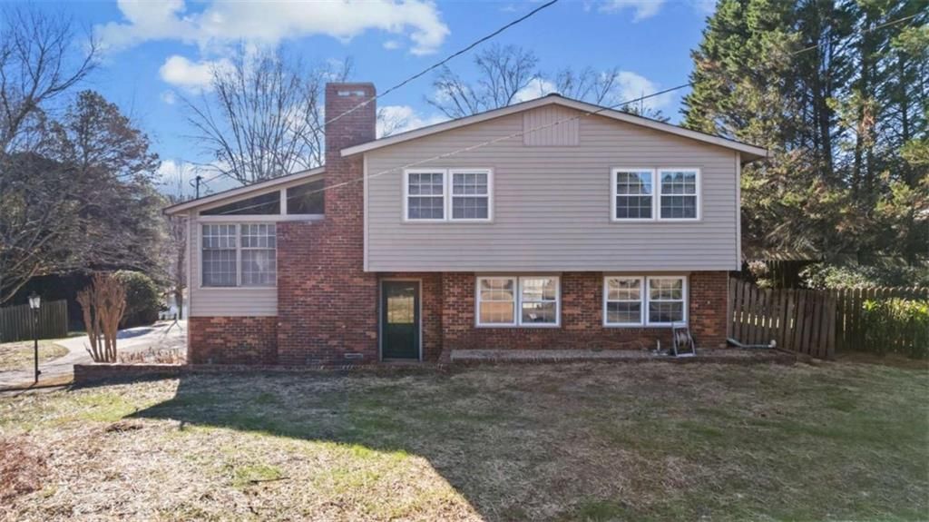 8 Lakemoore Drive, Rome, GA 30161