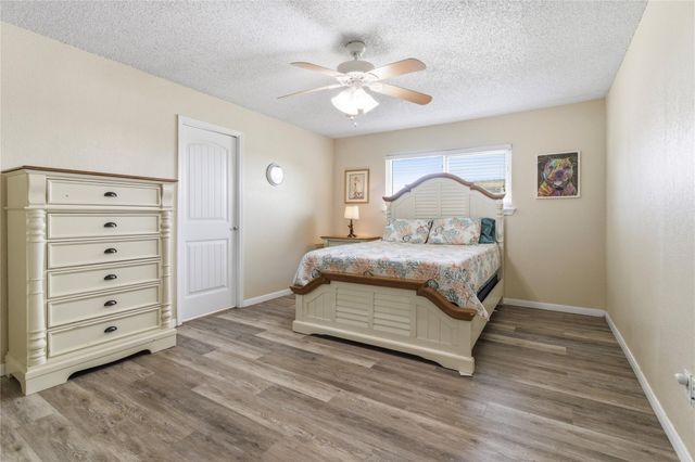 3710 17th Street N, Texas City, TX 77590