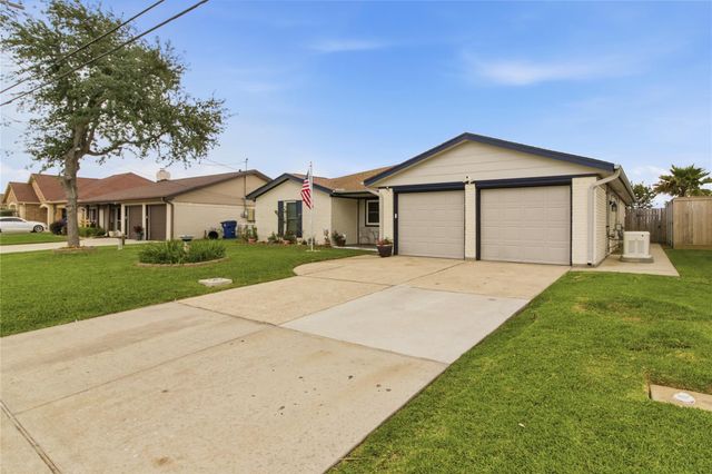 3710 17th Street N, Texas City, TX 77590