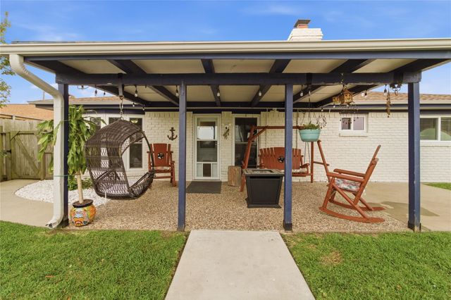 3710 17th Street N, Texas City, TX 77590