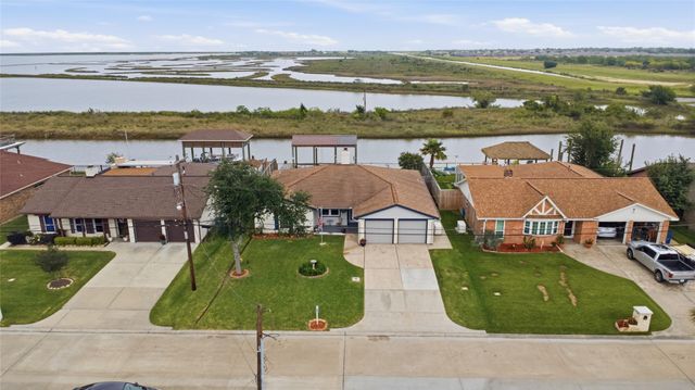3710 17th Street N, Texas City, TX 77590