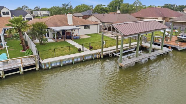 3710 17th Street N, Texas City, TX 77590