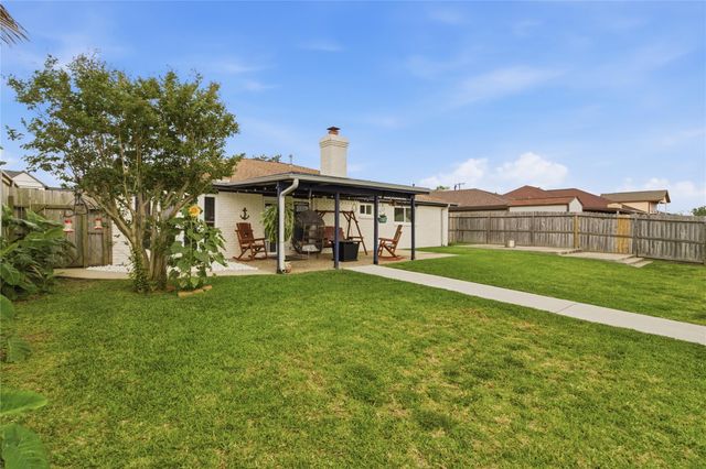 3710 17th Street N, Texas City, TX 77590