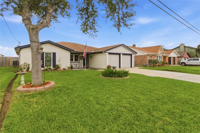 3710 17th Street N, Texas City, TX 77590