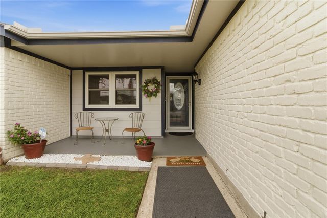 3710 17th Street N, Texas City, TX 77590