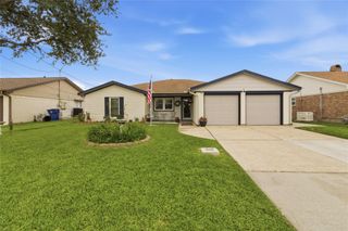 3710 17th Street N, Texas City, TX 77590