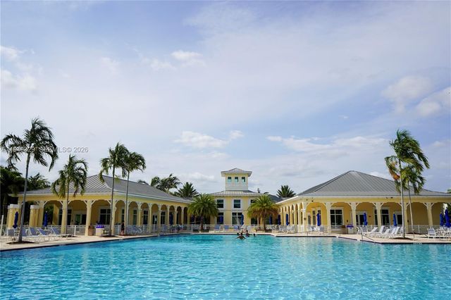 3334 NE 3rd Dr, Homestead, FL 33033