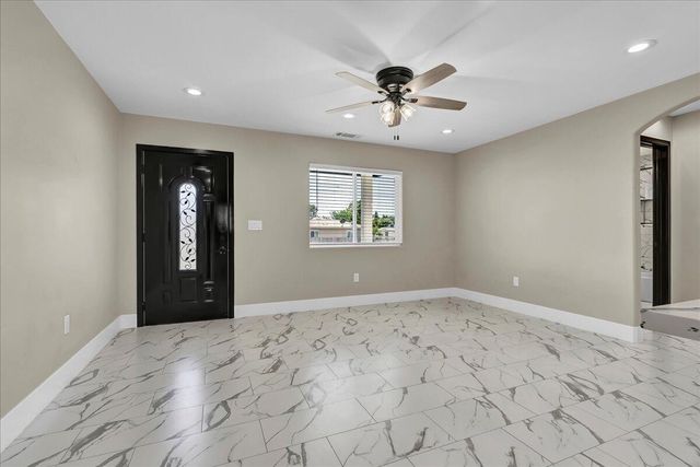 1518 W Grove Avenue, Visalia, CA 93291