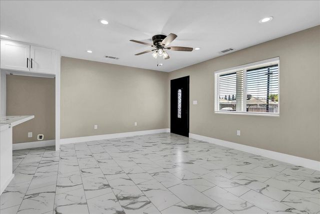 1518 W Grove Avenue, Visalia, CA 93291