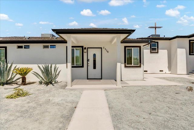 1518 W Grove Avenue, Visalia, CA 93291
