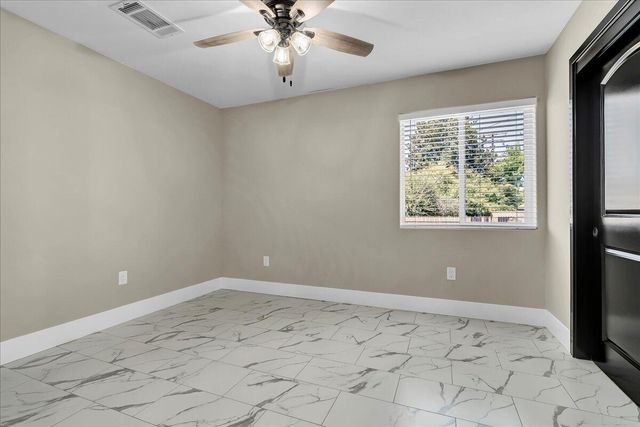 1518 W Grove Avenue, Visalia, CA 93291