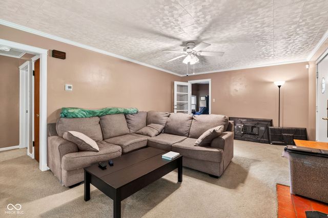 8526 Wabash Avenue, Terre Haute, IN 47803