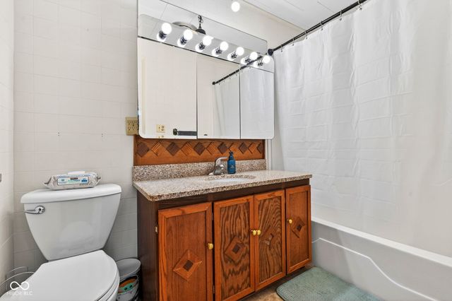 8526 Wabash Avenue, Terre Haute, IN 47803