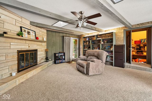 8526 Wabash Avenue, Terre Haute, IN 47803