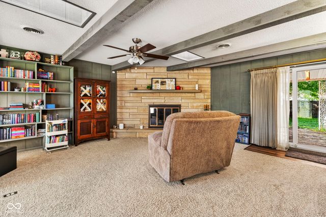 8526 Wabash Avenue, Terre Haute, IN 47803
