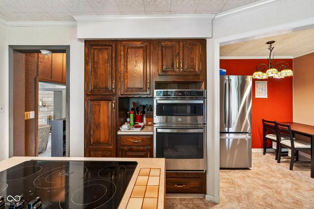 8526 Wabash Avenue, Terre Haute, IN 47803