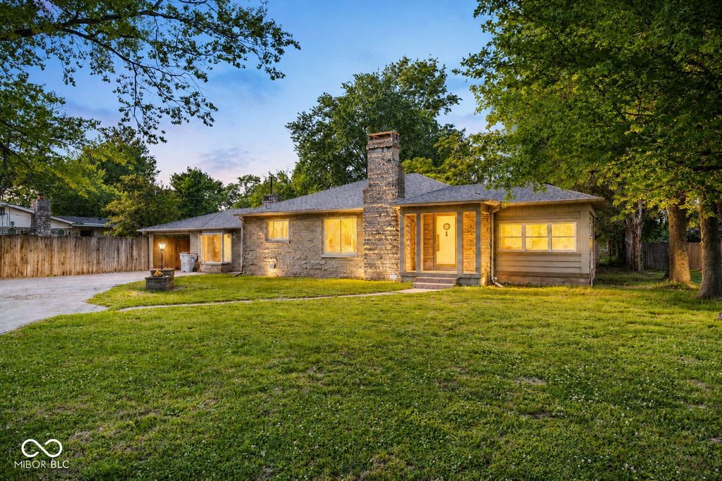 8526 Wabash Avenue, Terre Haute, IN 47803