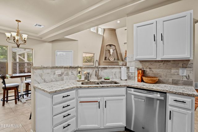 710 MAMIE Road, El Paso, TX 79932