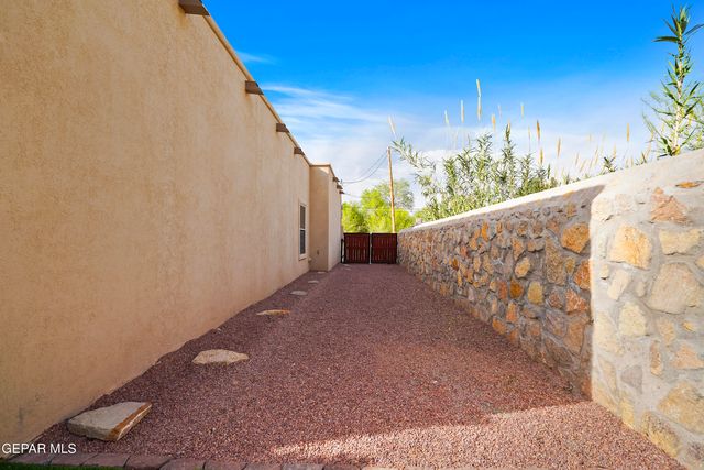 710 MAMIE Road, El Paso, TX 79932